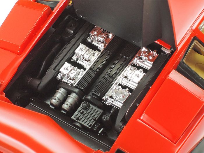 Bagian mesin Tamiya Lamborghini Countach LP500S