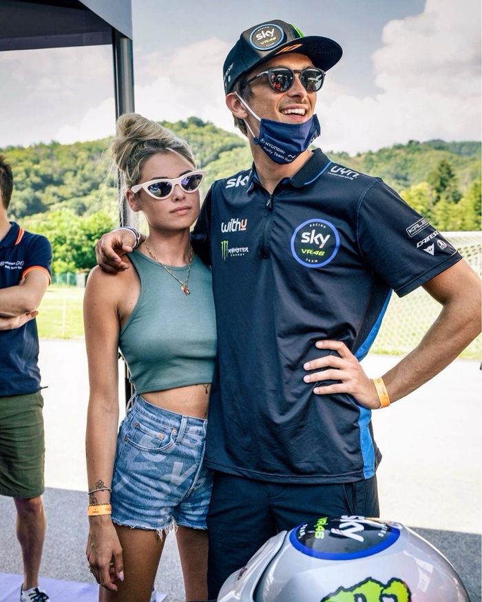Marta Vincenzi menemani Luca Marini latihan motor di ranch Rossi