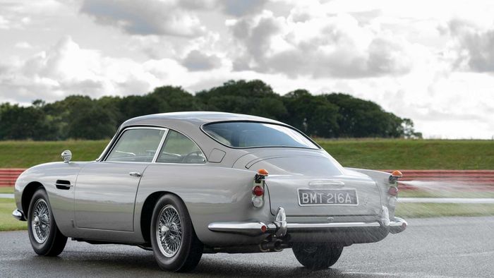 Buritan Aston Martin DB5 James Bond