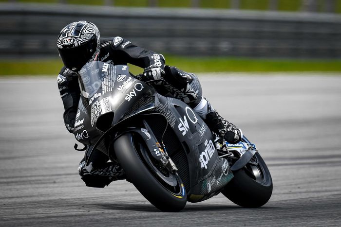 Sempat nyaris hengkang, motor baru RS-GP 20 jadi alasan yang cukup bagi Aleix Espargaro untuk bertahan di tim MotoGP Aprilia.