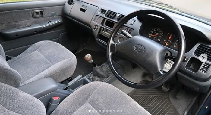 Interior Toyota Kijang SGX 1998 kondisi bekas