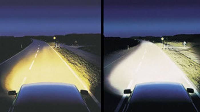 Ilustrasi perbandingan lampu kendaraan berwarna putih dan kuning