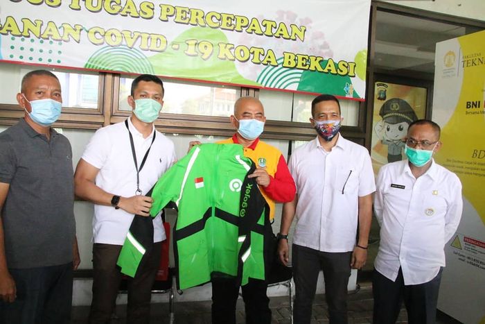 Wali Kota Bekasi, Rahmat Effendi melakukan mediasi dengan penyedia jasa layanan ojek online