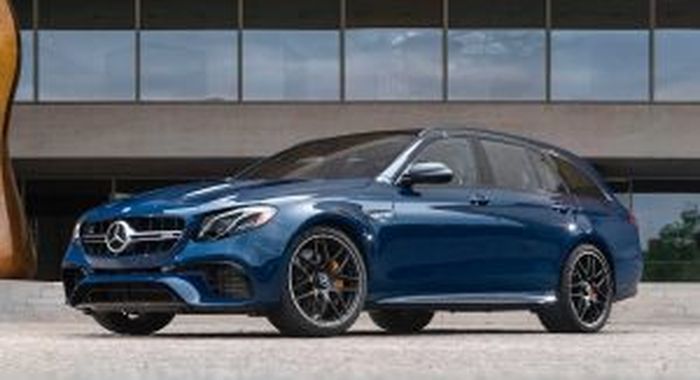 Mercedes-Benz E 63 S Wagon dengan warna biru