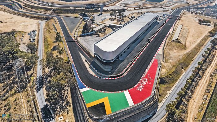 Sirkuit Kyalami di Afrika Selatan yang saat ini yang sangat modern dan bisa menggelar F1 dan MotoGP