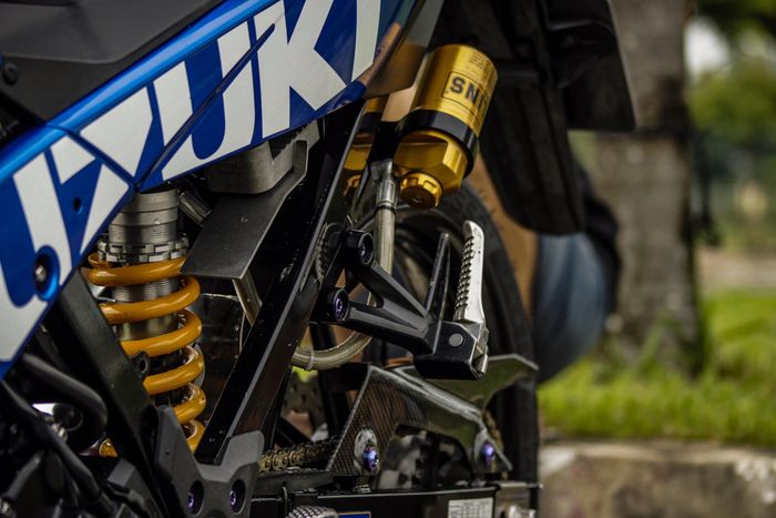 Shock belakang pakai Ohlins