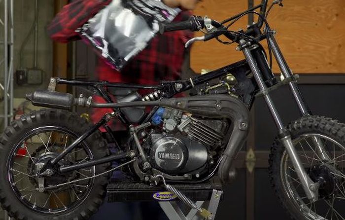 Restorasi ringan mini trail Yamaha YZ50