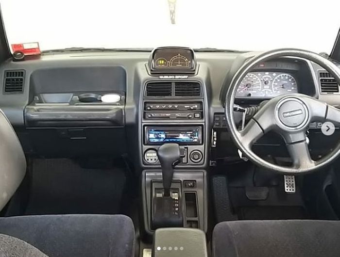 Suzuki Vitara 4x4 2 pintu CBU tahun 2000 interior
