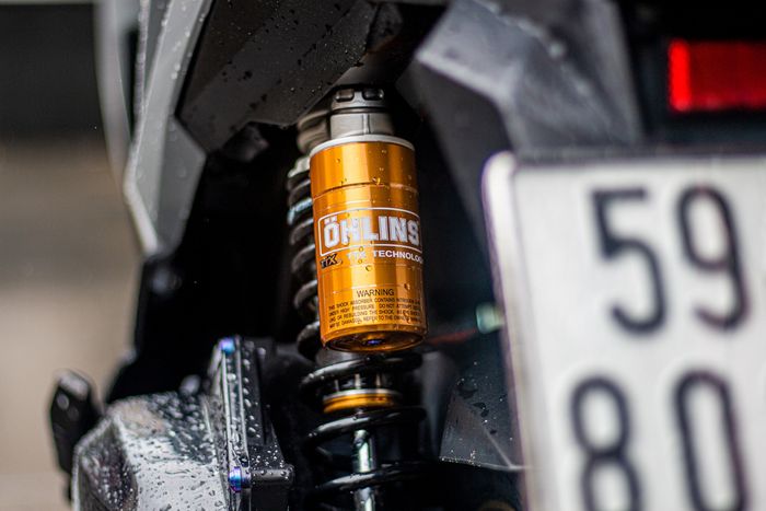 Shock belakang diganti Ohlins