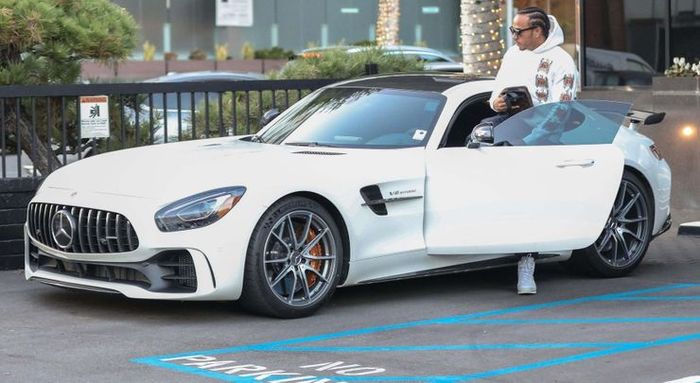 Koleksi Mobil Lewis Hamilton: Mercedes AMG GTR