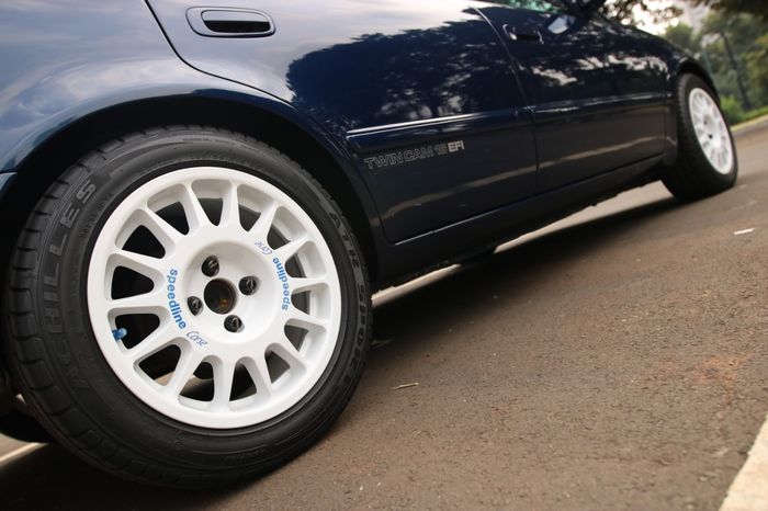 Toyota 'All New' Corolla AE111 bergaya rally look