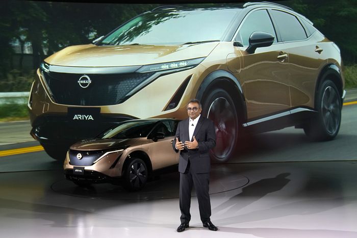 hief Operating Officer Nissan, Ashwani Gupta mempresentasikan Nissan Ariya