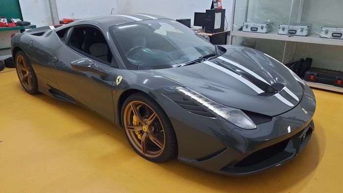 Ferrari 458 Speciale dilelang