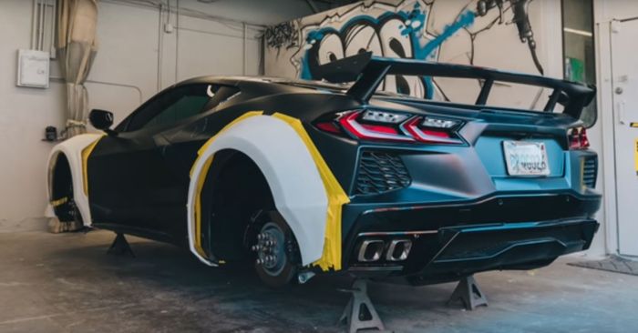 Wide body untuk Chevrolet Corvette C8 masih dalam proses