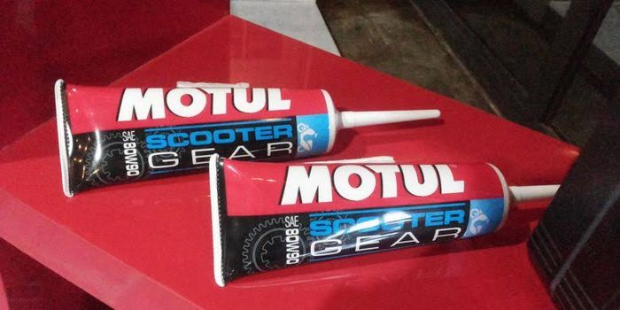 Oli gardan besutan Motul 