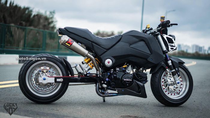 Ukuran rodanya jadi gambot banget