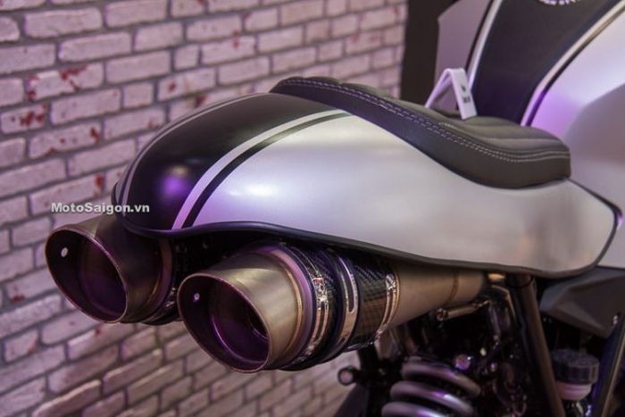 Pakai dua muffler biar makin sangar