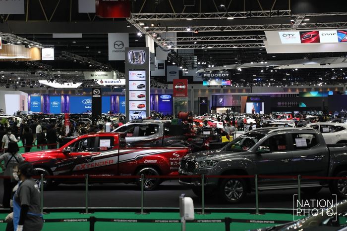 Suasana keramaian Bangkok International Motor Show 2020