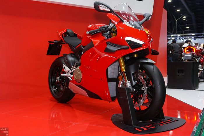 New Panigale V4 2020