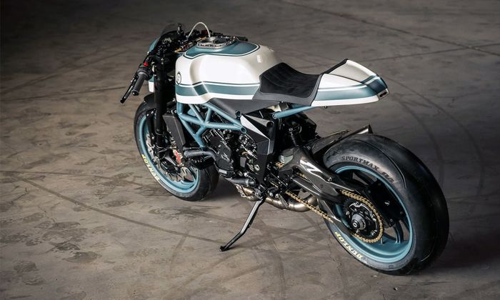 MV Agusta Dragster 800RR cafe racer yang sangar