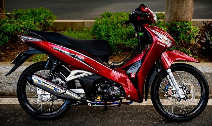 Modifikasi simpel Honda Supra X 125 Helm In