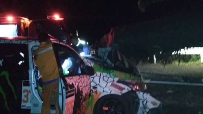 Suzuki Ertiga tabrak truk mogok di tol Pemalang-Batang