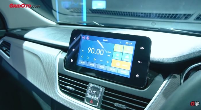 Meski versi budget, Cortez CT tipe S+ Lux CVT sudah tersedia head unit 8 inci