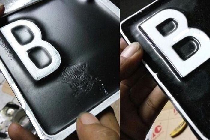 Kiri pelat nomor asli dilengkapi  embos Korlantas Polri
