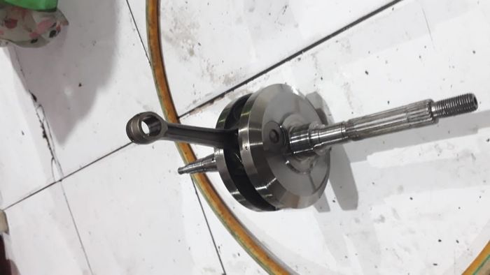 Setang piston bengkok akibat telat ganti oli