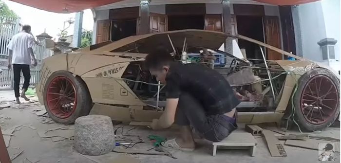 Proses pembuatan replika Lamborghini Aventador
