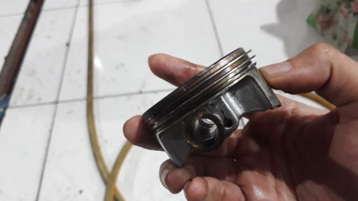 Mesin Vespa matic macet akibat malas ganti oli