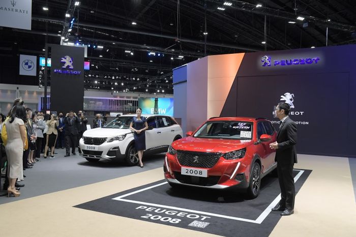 Booth Belfort Automobile yang memajang produk Peugeot