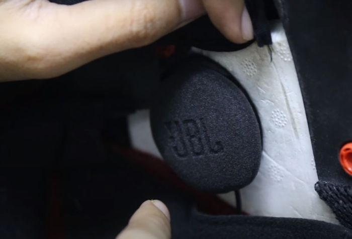 pemasangan speaker ke helm