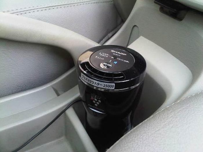 Memasang air purifier dalam mobil