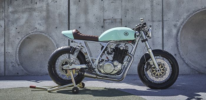 Yamaha SR500 cafe racer yang menawan