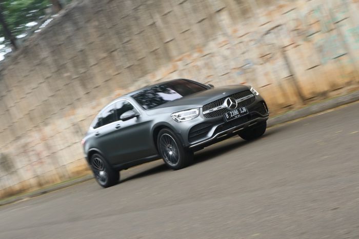 Mercedes-Benz GLC 300 Coupe AMG Line Facelift