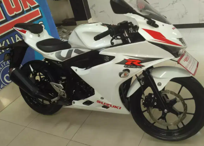 Ilustarasi Suzuki GSX  bekas