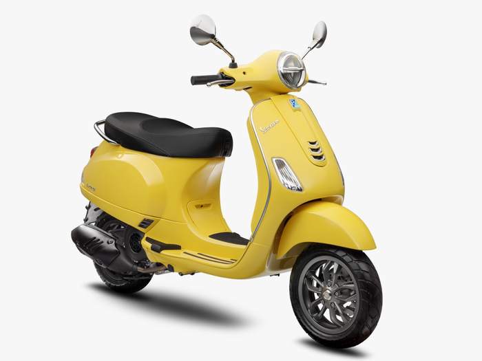 Warna Yellow Lime kembali hadir, kali ini di Vespa LX 125 i-get