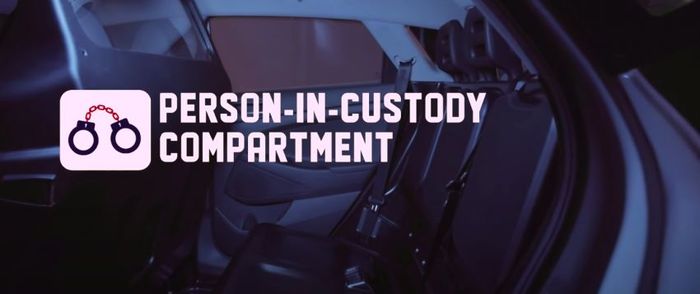 Ruang baris kedua sebagai ruang angkut tahanan