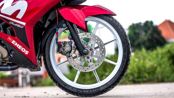 Pelek RCB dikombo kaliper rem Brembo