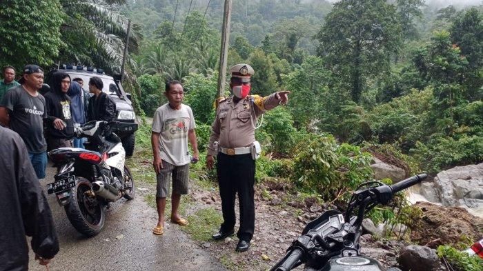Iskandar Pidu, supir mobil Xenia yang masuk jurang, Selasa (4/8/2020) di jalur Molibagu-Bolsel. 