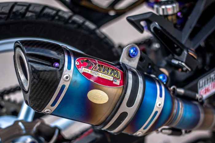 Pakai muffler AHM biar raungan mesin makin gahar