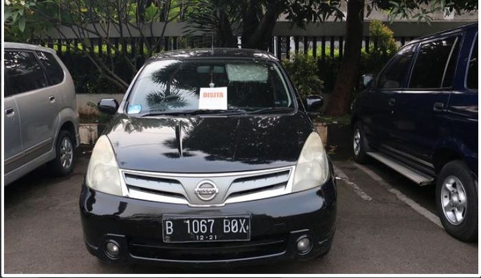 Nissan Grand Livina XV A/T Tahun 2011 yang bakal dilelang KPKNL Jakarta III