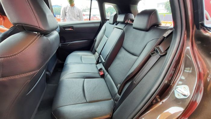 Interior belakang Toyota Corolla Cross Hybrid