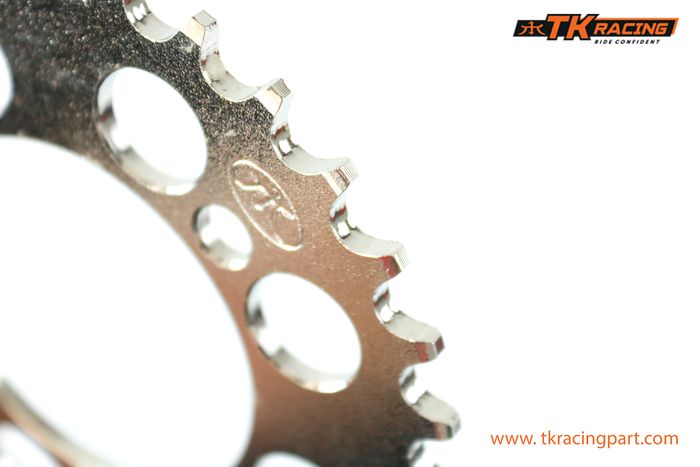Gir TK Racing dibuat dengan 2 jenis heat treatment yang berbeda antara mata gir dan bagian dalam gir