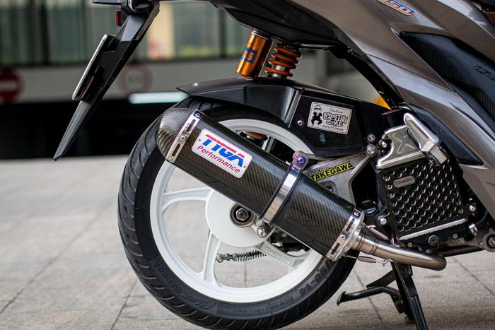 Exhaust system pakai Tyga karbon