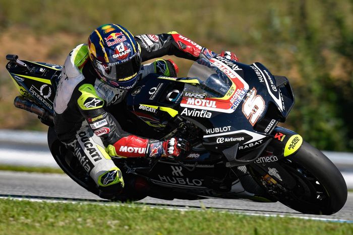 Johann Zarco secara mengejutkan meraih pole position MotoGP Ceko