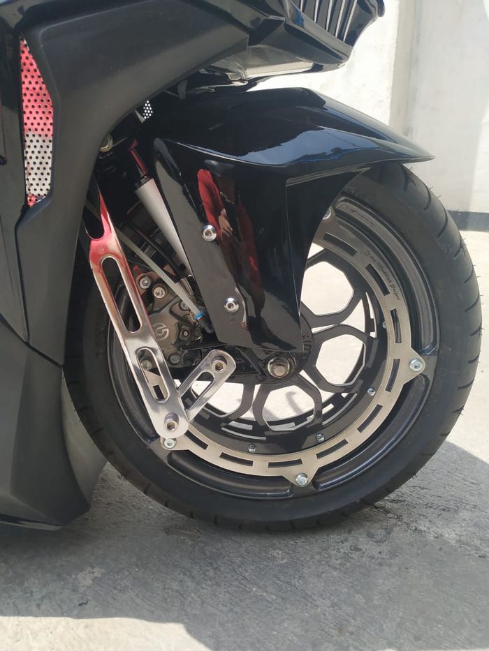 Pelek hingga cakram buatan sendiri alias custom