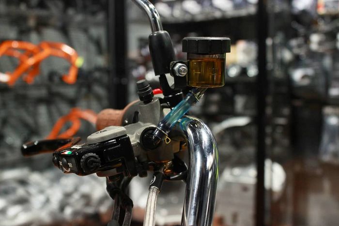 Selang tabung rem depan Ariete.