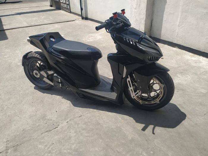 Modifikasi Honda Vario 150 Darth Vader